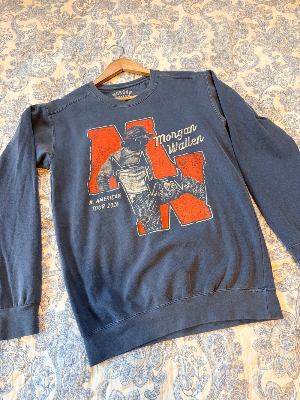 Morgan Wallen tour 2026 sweatshirt